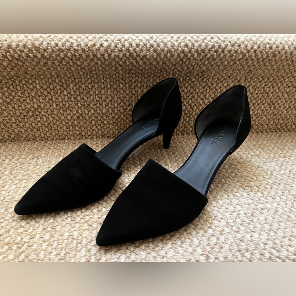 Vince black suede kitten heels size 9M in excellent condition